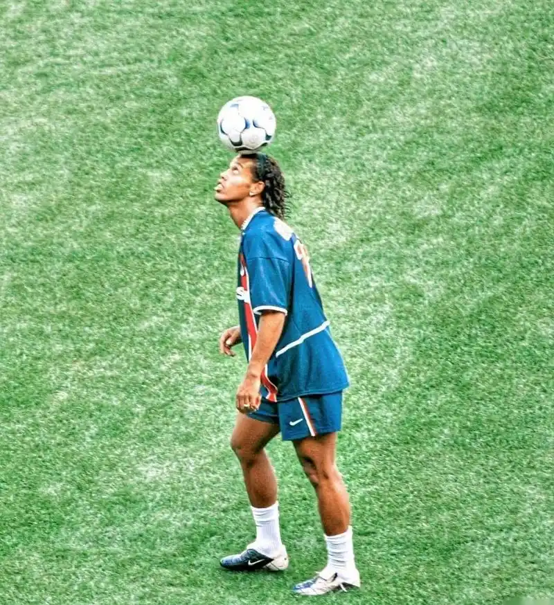 巴萨在控球 巴萨在控球